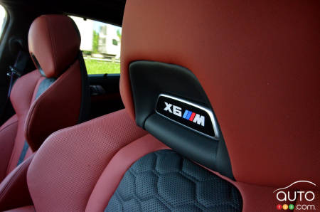 2021 BMW X6 M Competition, driver's seat